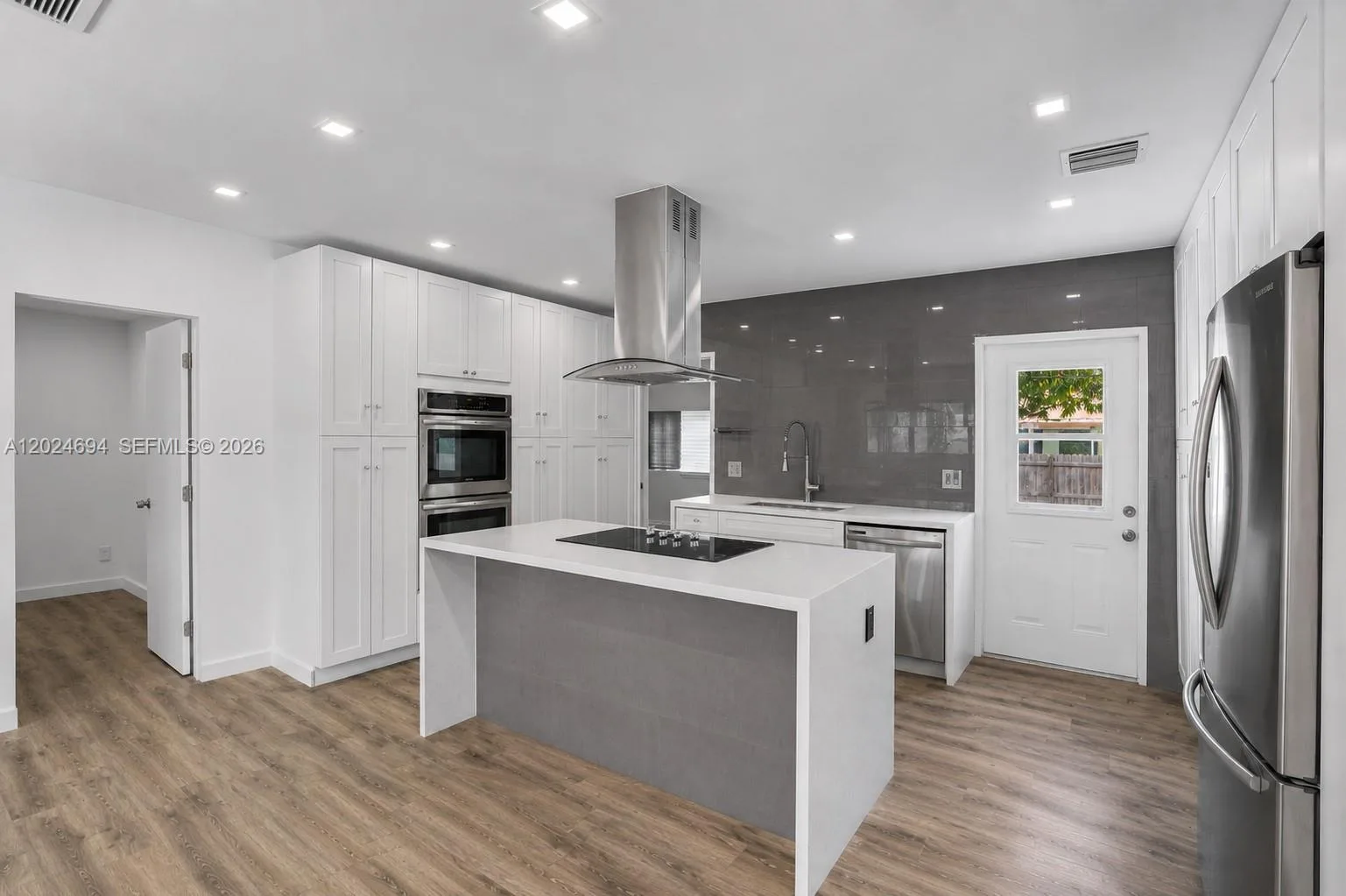 1081 NE 166th St # 1081, North Miami Beach, FL 33162