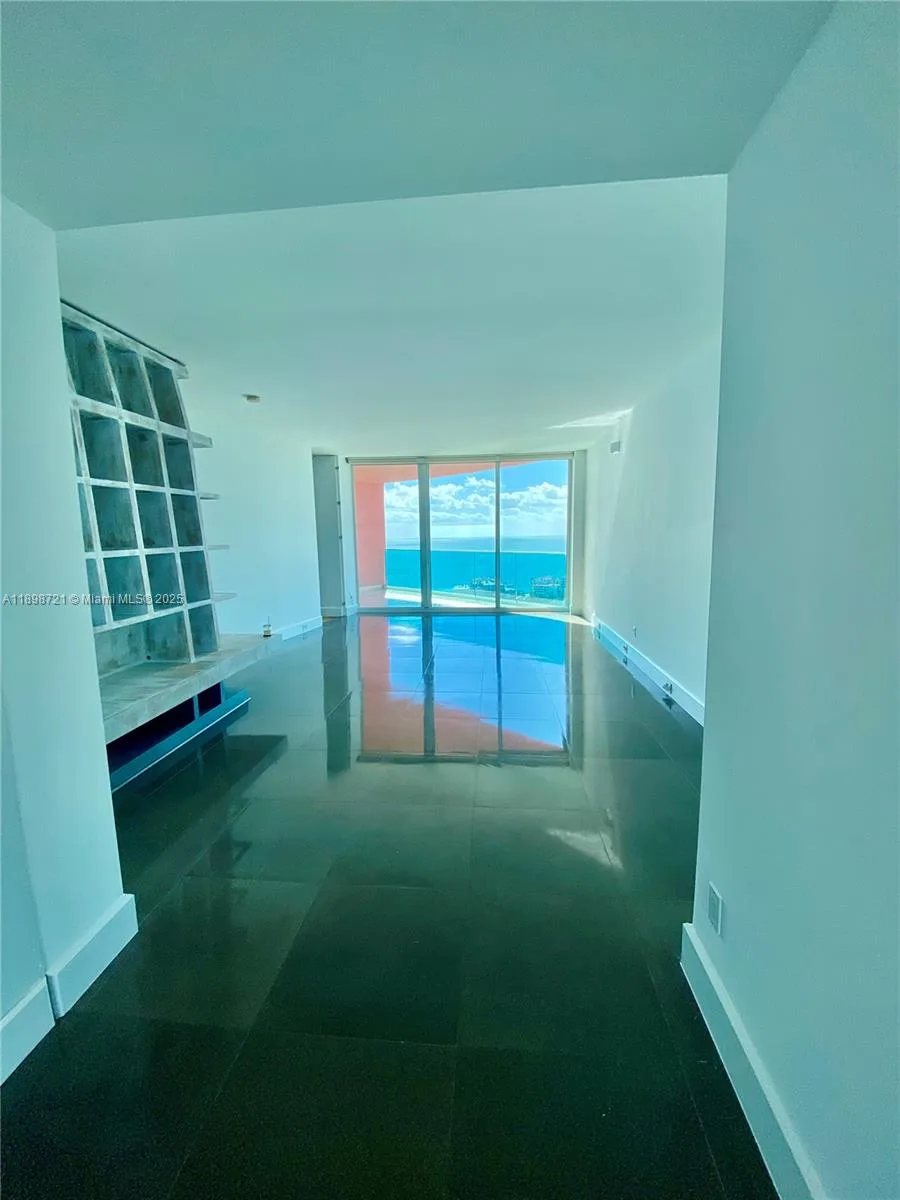 300 S Pointe Dr # 3204, Miami Beach, FL 33139 photo 11