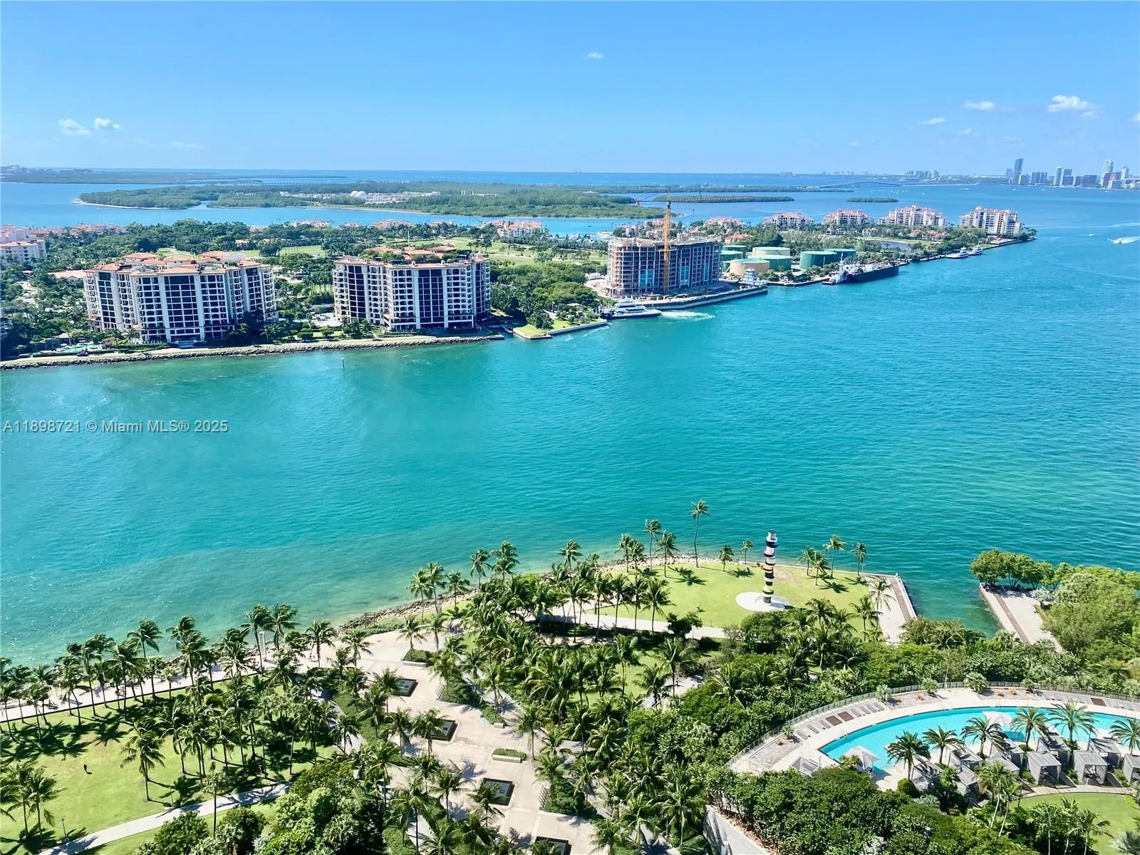 300 S Pointe Dr # 3204, Miami Beach, FL 33139 photo 2