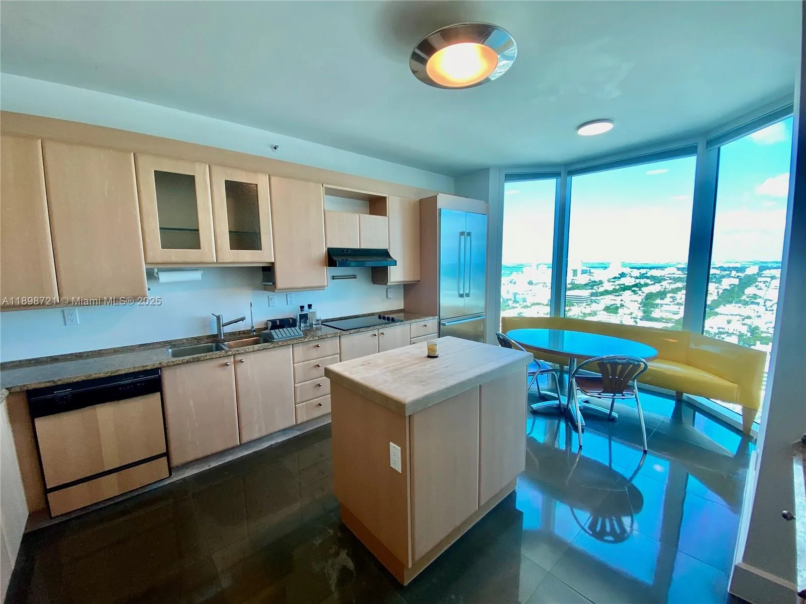 300 S Pointe Dr # 3204, Miami Beach, FL 33139 photo 3