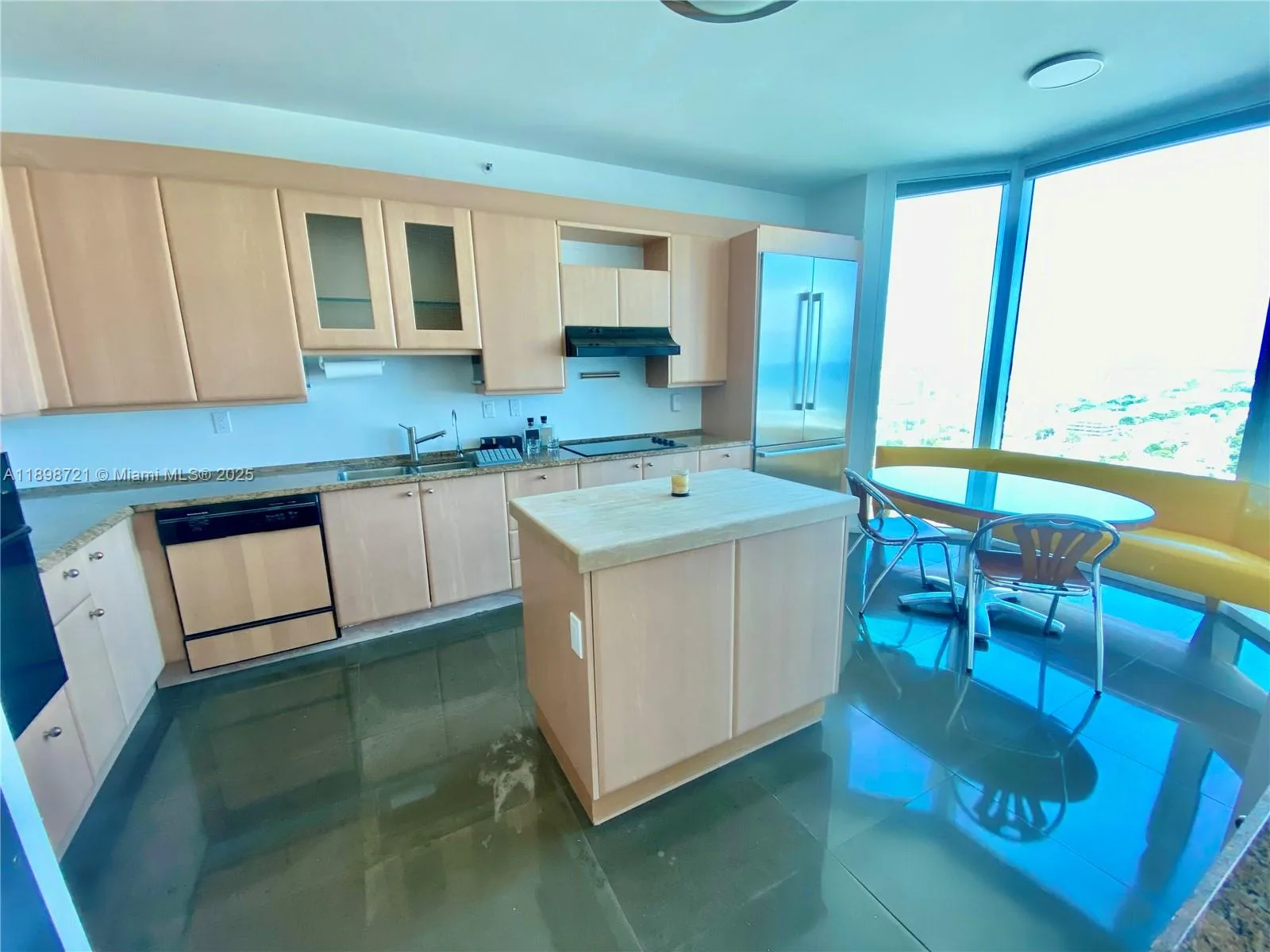 300 S Pointe Dr # 3204, Miami Beach, FL 33139 photo 5