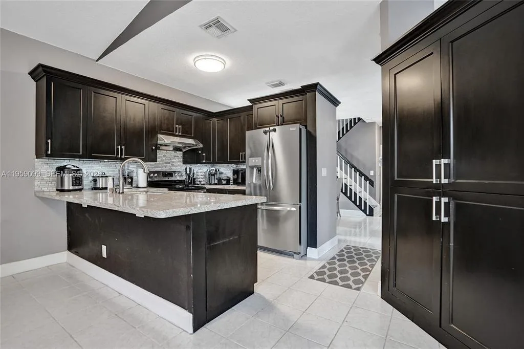 218 NW 75th Terrace, Plantation, FL 33317