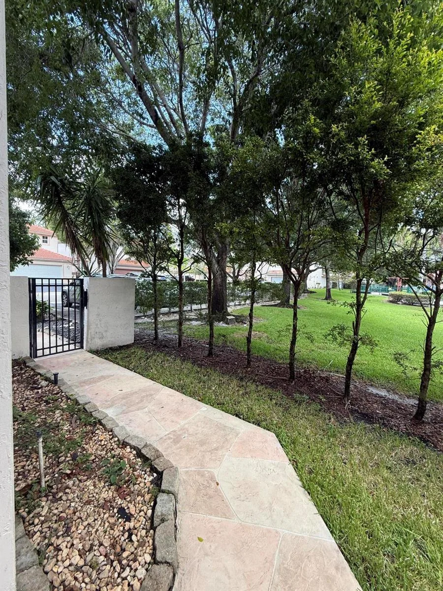 218 NW 75th Terrace, Plantation, FL 33317 photo 2