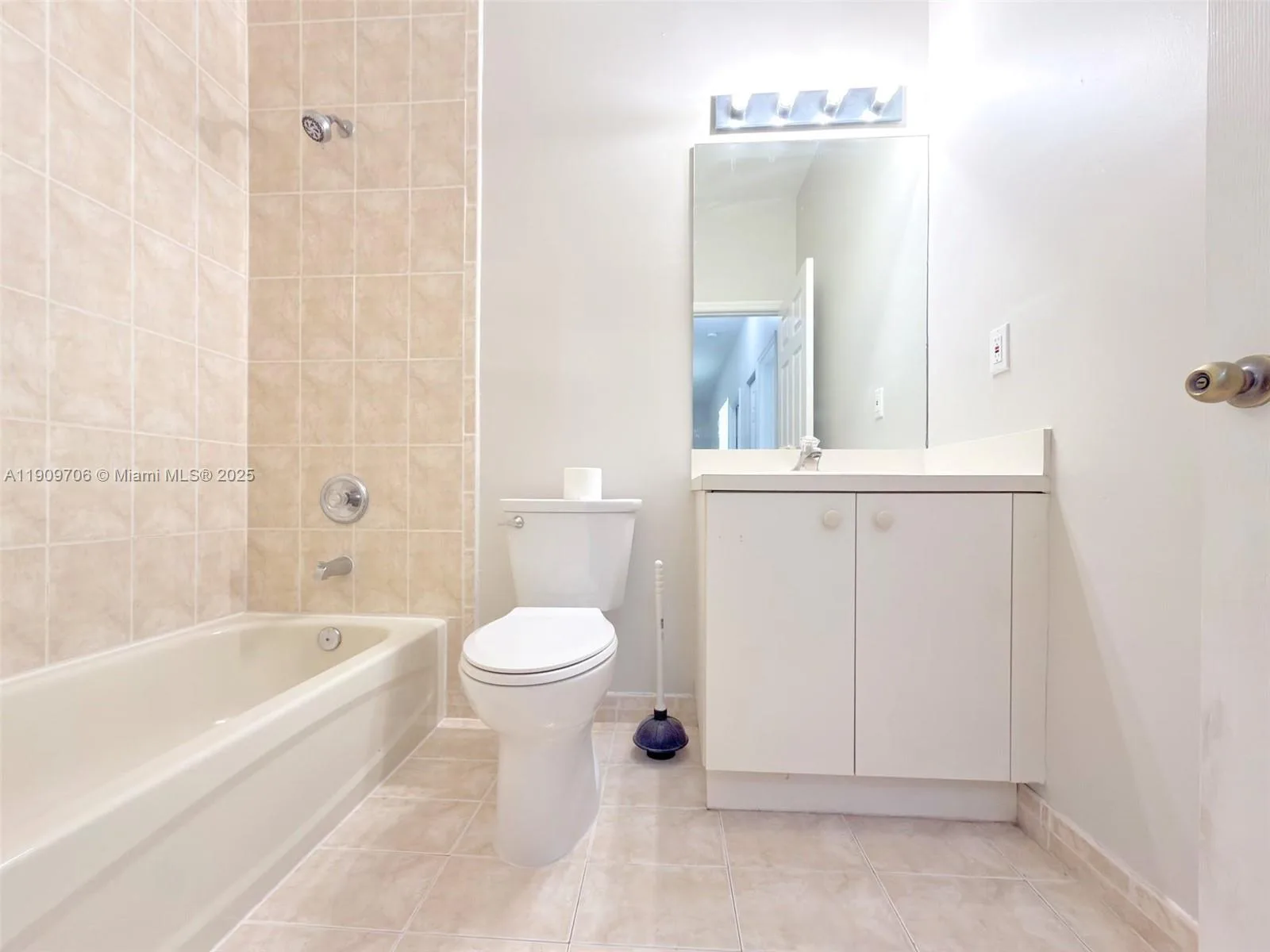 2610 NE 3rd Dr # 203, Homestead, FL 33033 photo 12