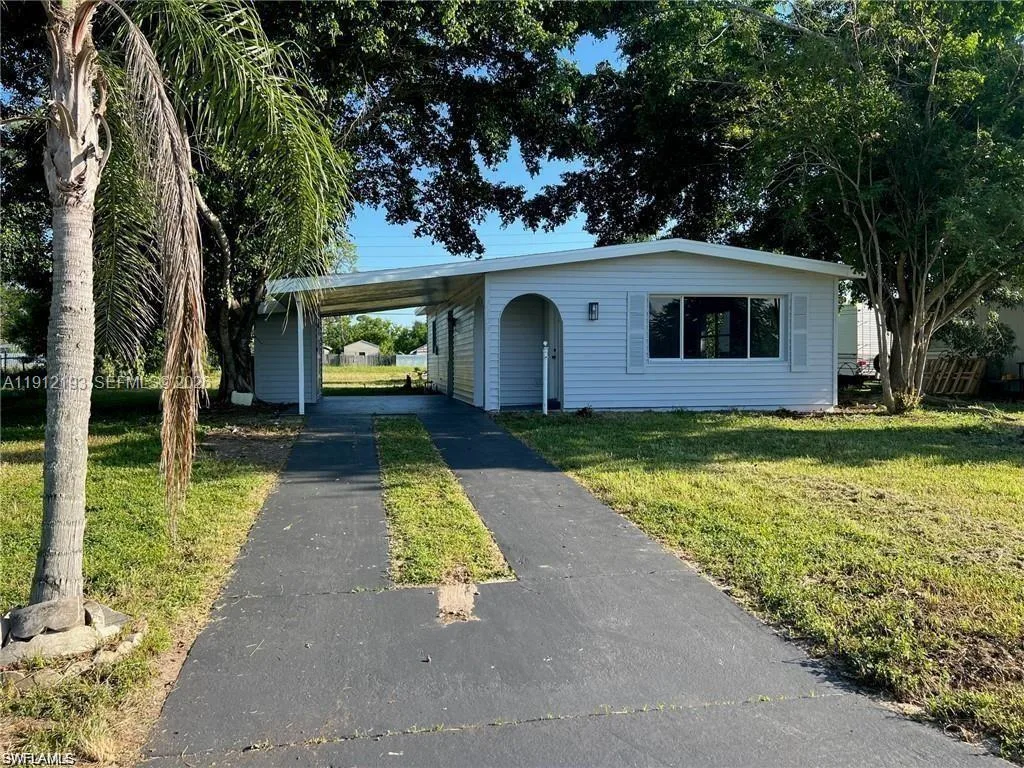 1109 N Grifford Ave, Lehigh Acres, FL 33936