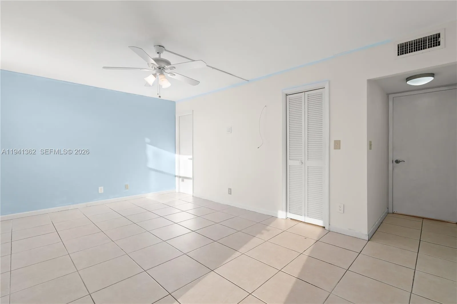 437 Golden Isles Dr # 4D, Hallandale Beach, FL 33009 photo 10