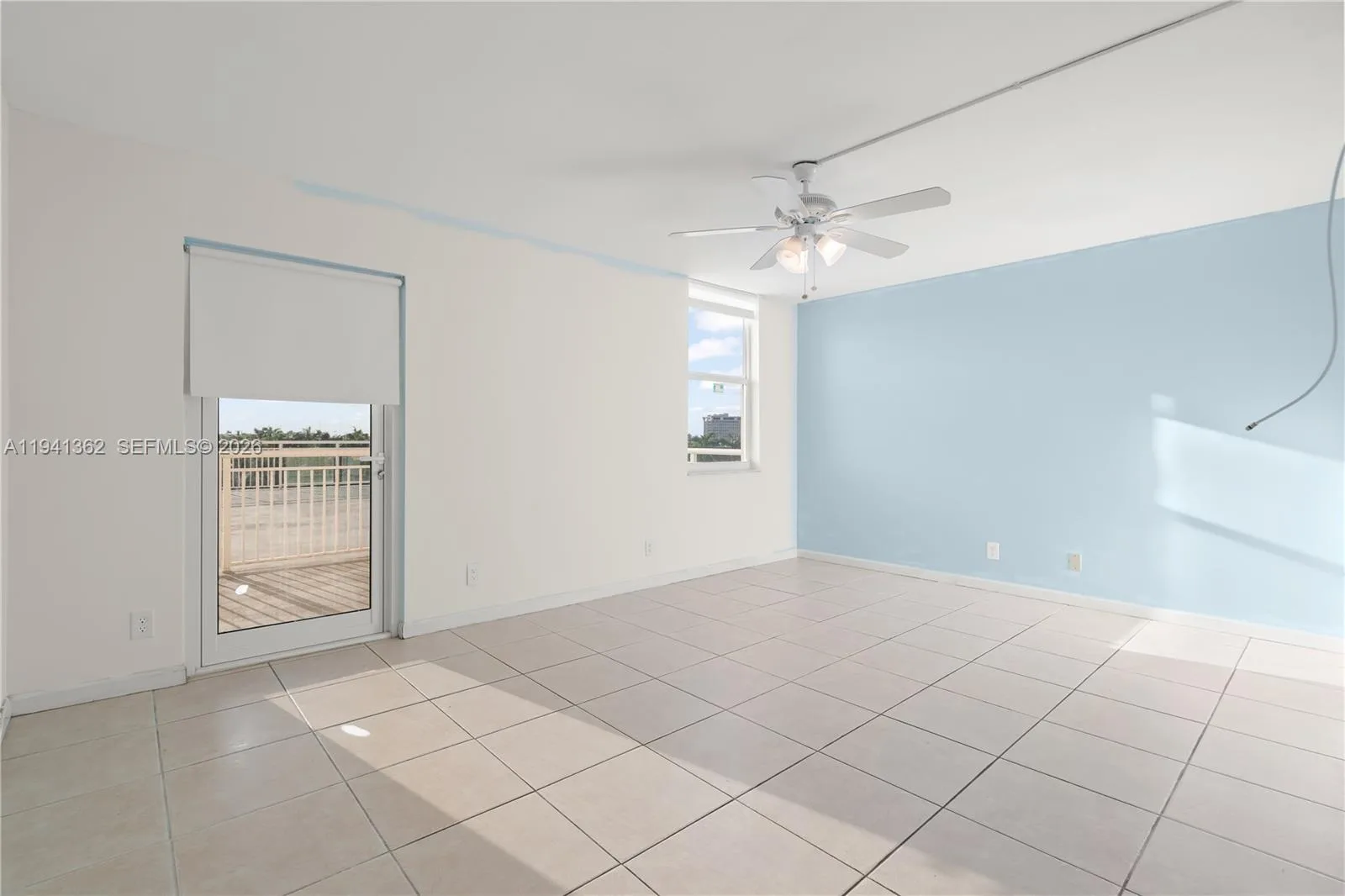 437 Golden Isles Dr # 4D, Hallandale Beach, FL 33009 photo 11