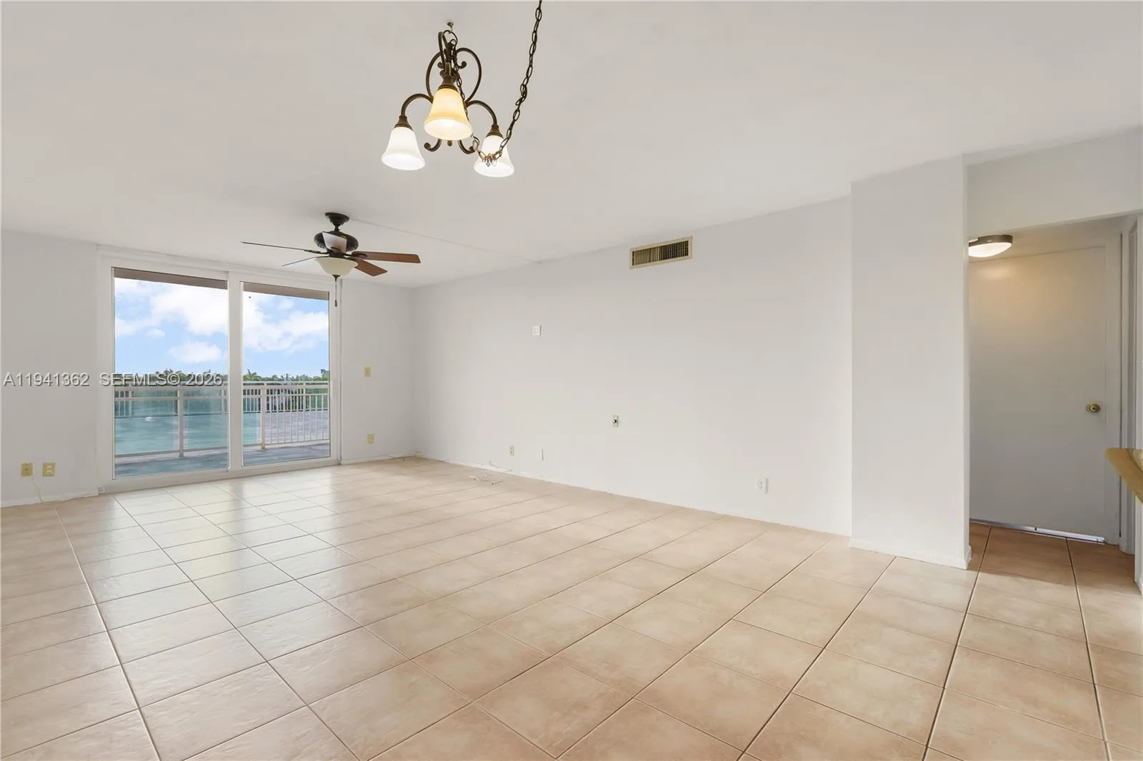 437 Golden Isles Dr # 4D, Hallandale Beach, FL 33009 photo 12