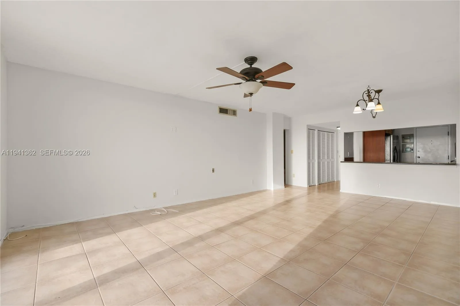 437 Golden Isles Dr # 4D, Hallandale Beach, FL 33009 — zdjęcie 5
