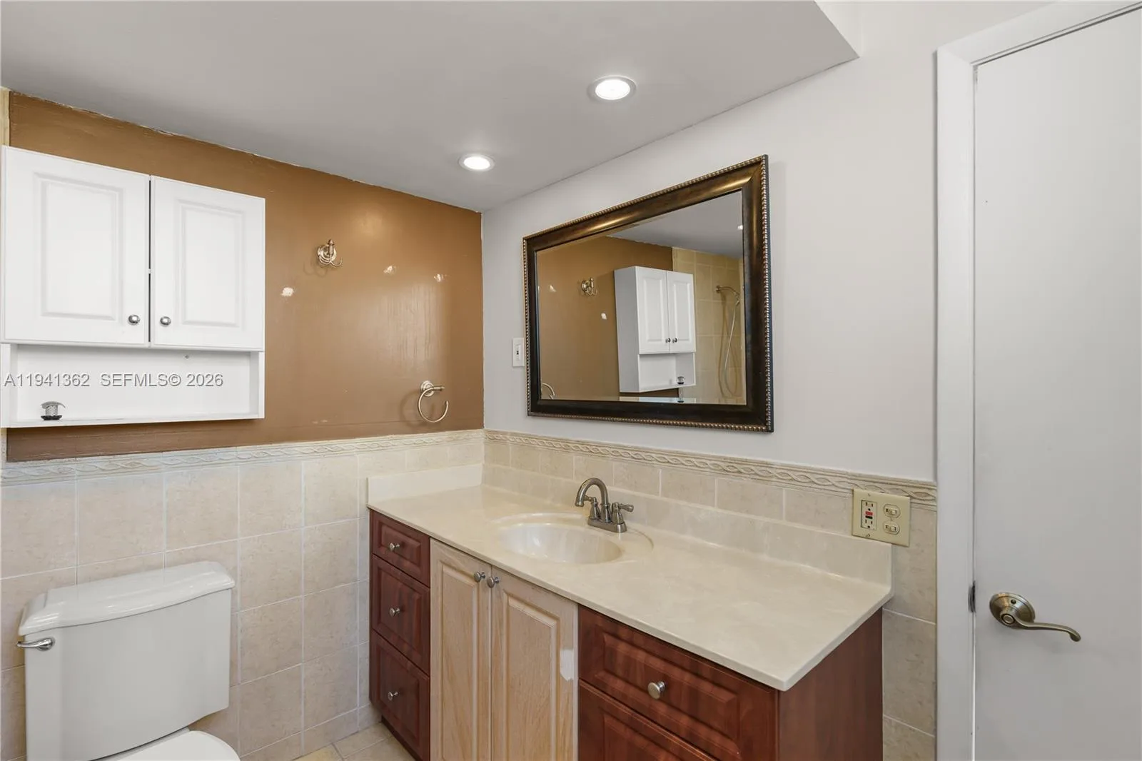 437 Golden Isles Dr # 4D, Hallandale Beach, FL 33009 photo 9