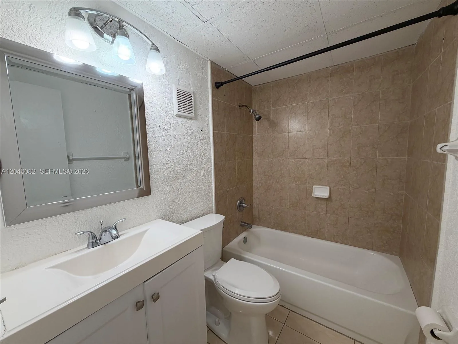 5960 NE 5th Ct # 2, Miami, FL 33137 photo 4