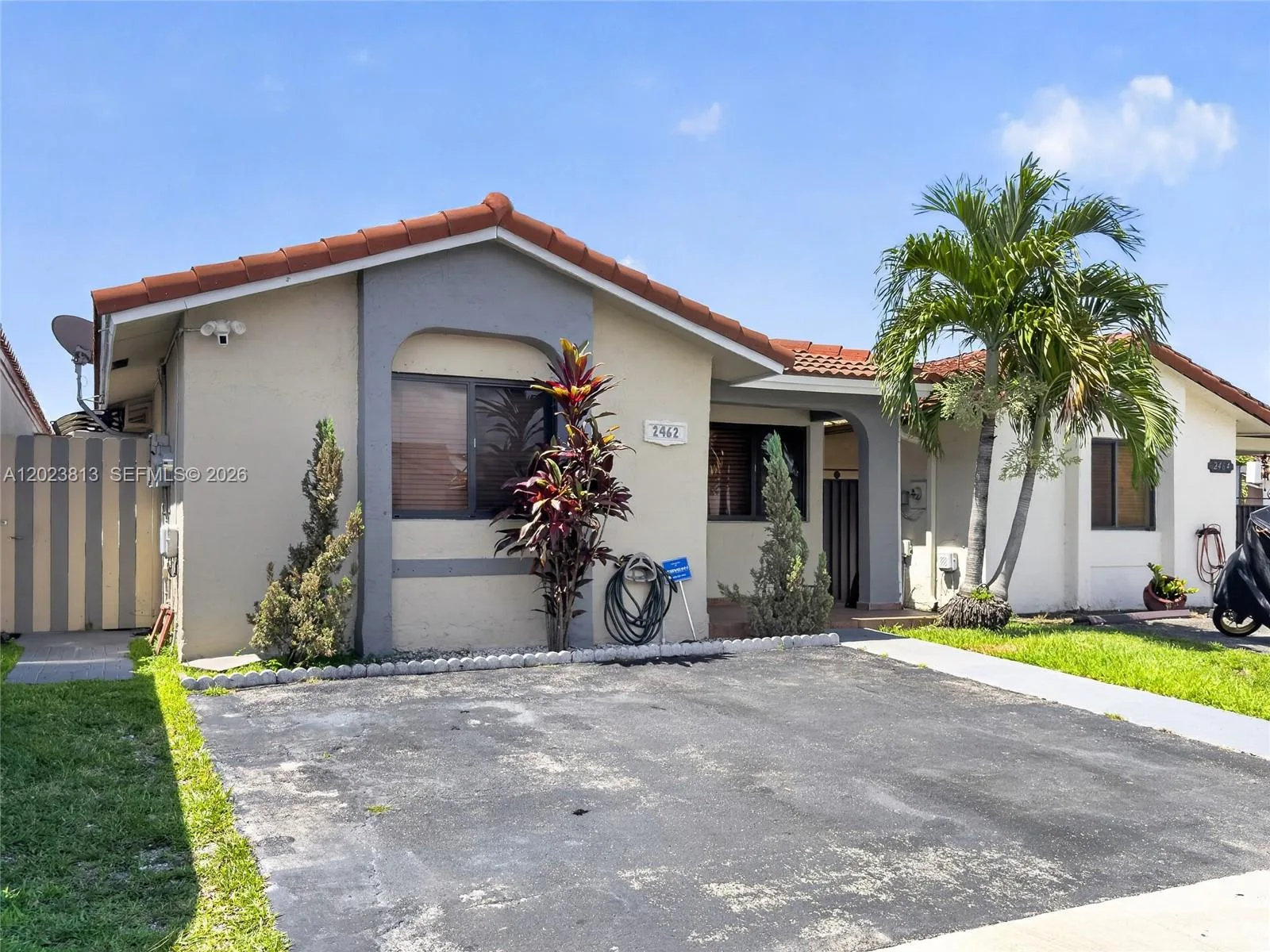 2462 W 65th St, Hialeah, FL 33016