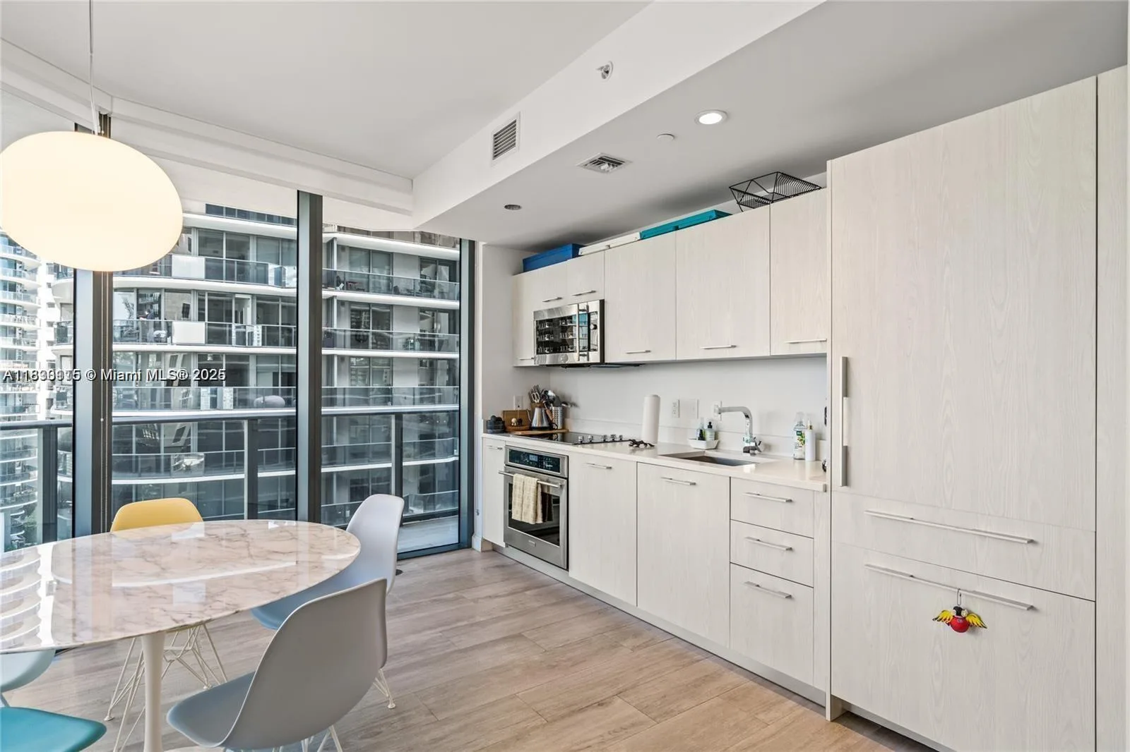 55 SW 9th St # 1801, Miami, FL 33130 photo 10
