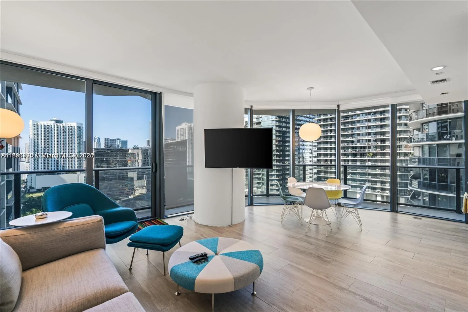 55 SW 9th St # 1801, Miami, FL 33130 photo 6