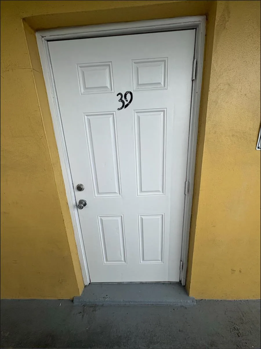 1501 Crescent Circle # E39, Lake Park, FL 33403