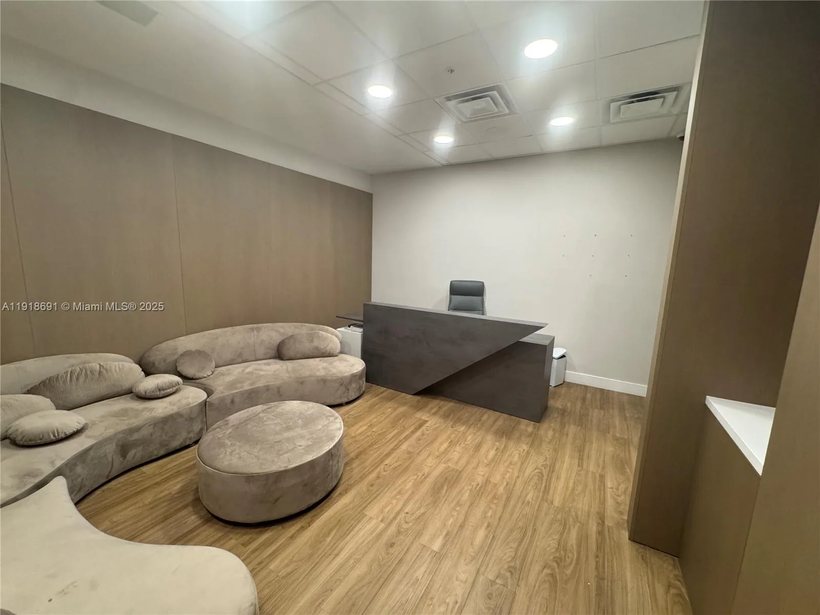 2820 NE 214th St # 1004, Aventura, FL 33180 photo 10