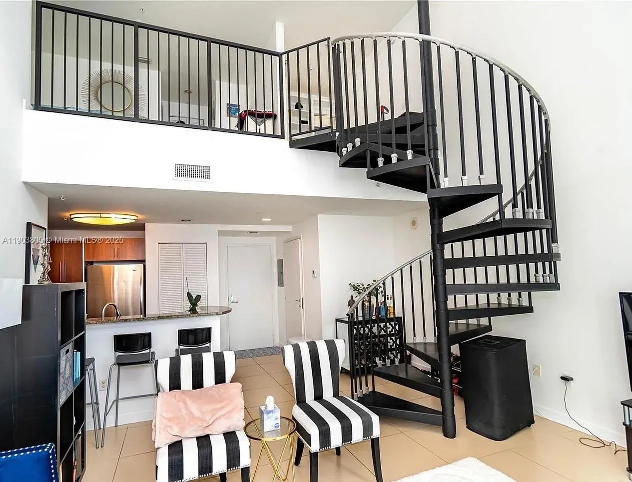 300 S Biscayne Blvd # L-1208, Miami, FL 33131 photo 2