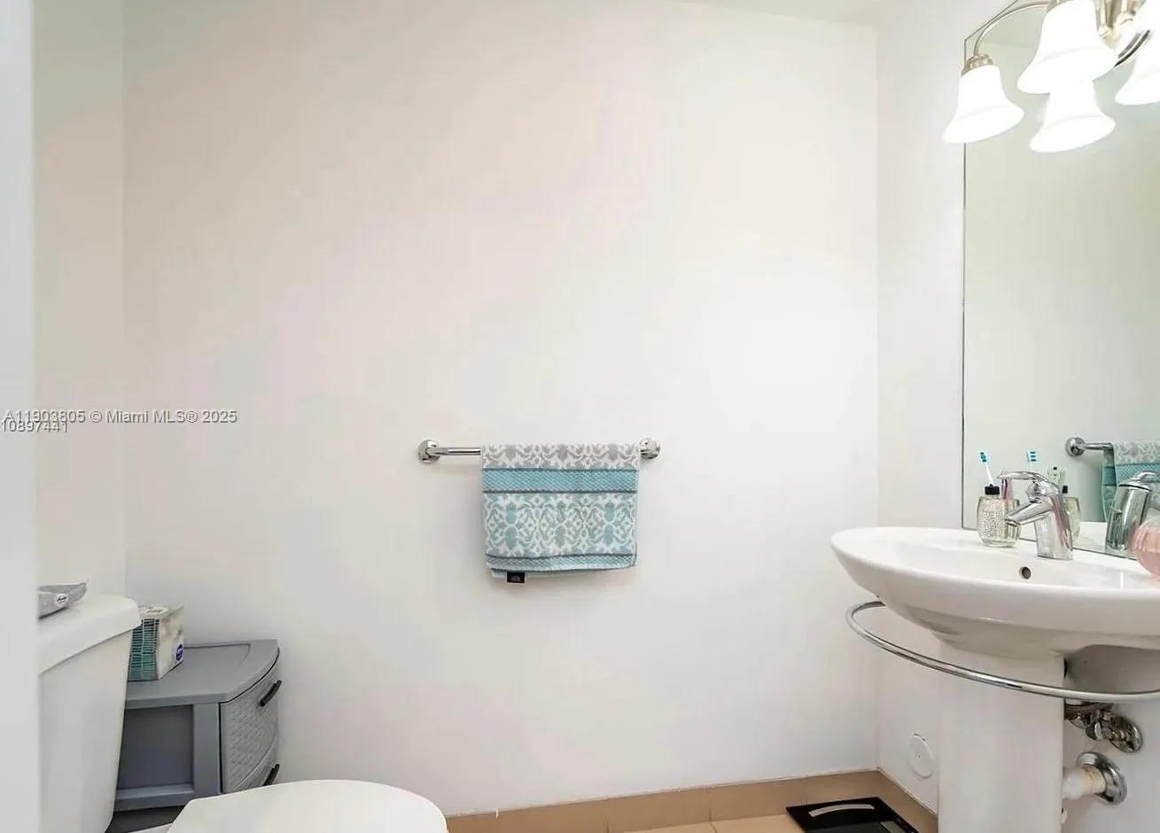 300 S Biscayne Blvd # L-1208, Miami, FL 33131 photo 5