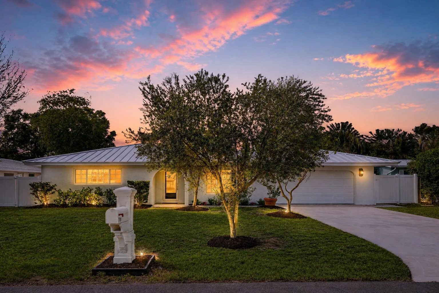 718 SW 27th Place, Boynton Beach, FL 33435