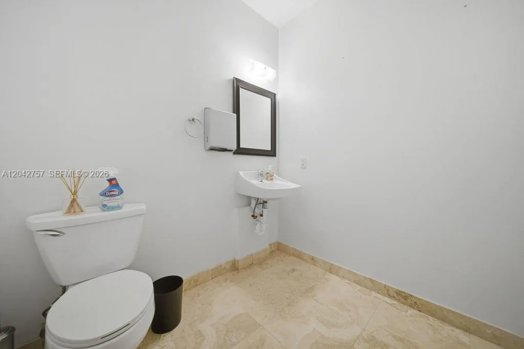 710 NE 3rd Ave, Fort Lauderdale, FL 33304 photo 11