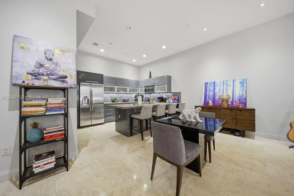 710 NE 3rd Ave, Fort Lauderdale, FL 33304 photo 8
