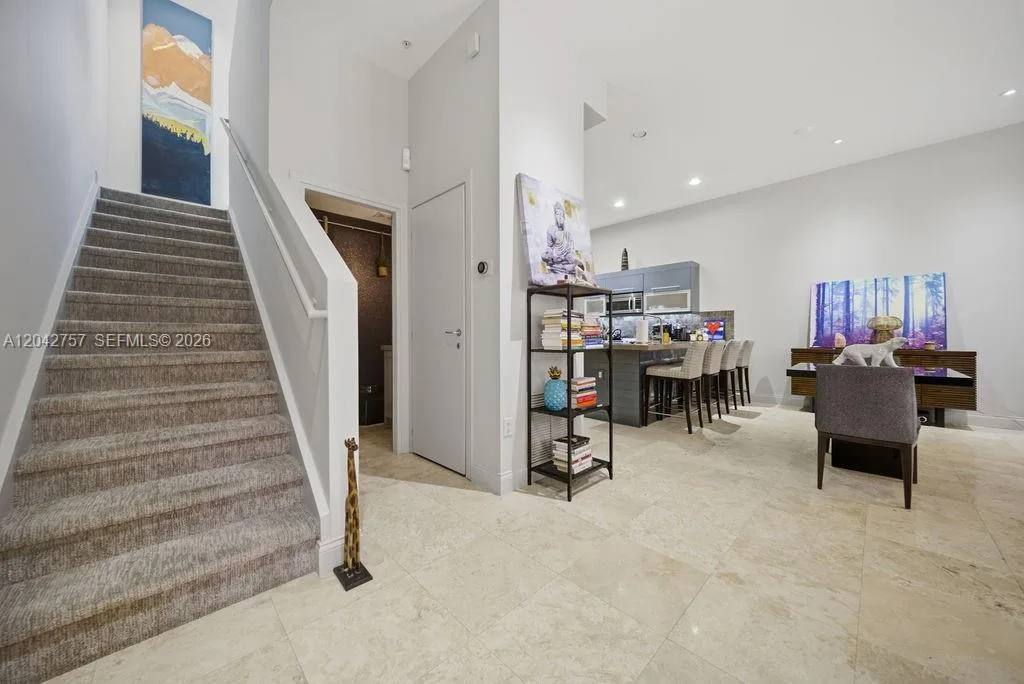 710 NE 3rd Ave, Fort Lauderdale, FL 33304 photo 9