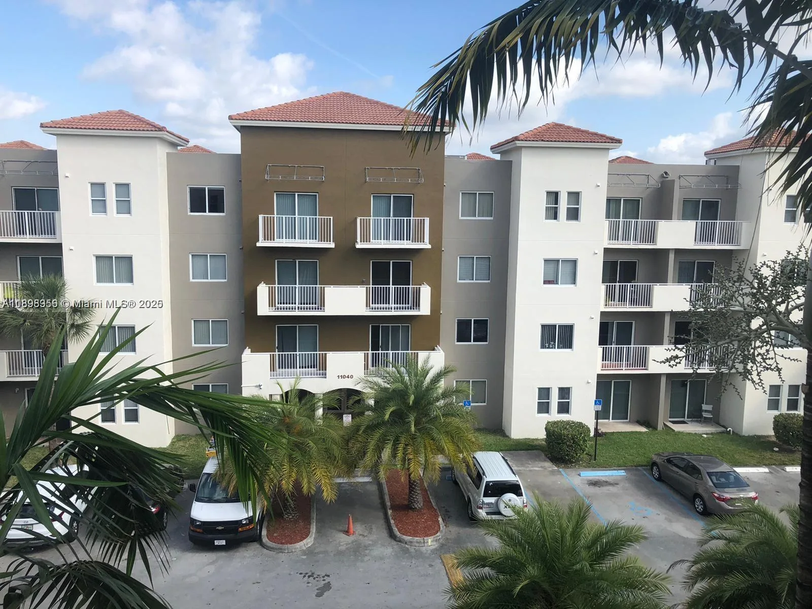 11040 SW 196th St # 211, Cutler Bay, FL 33157