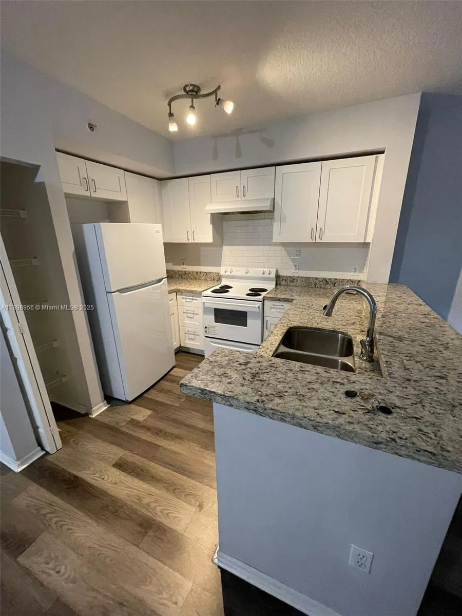 11040 SW 196th St # 211, Cutler Bay, FL 33157 photo 2