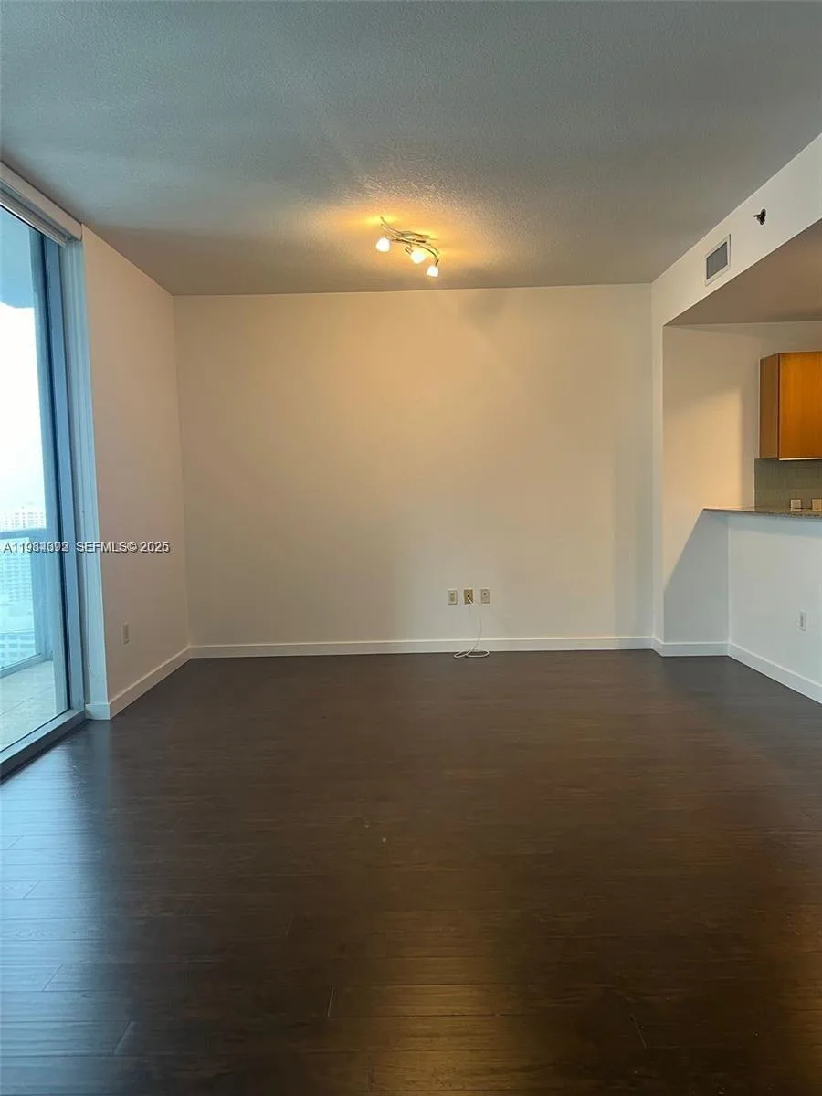 1050 Brickell Ave # 3122, Miami, FL 33131 photo 4