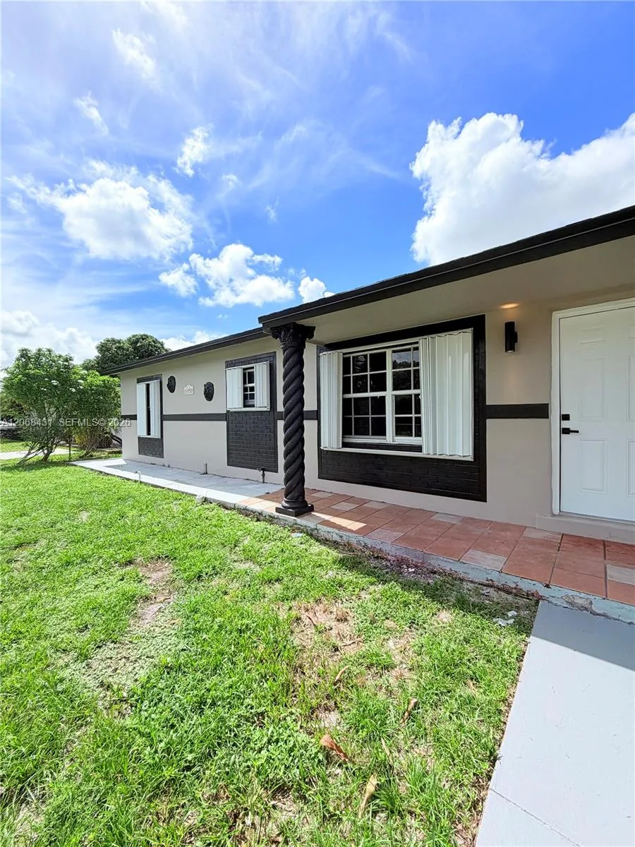 4492 NW 180th St, Miami Gardens, FL 33055