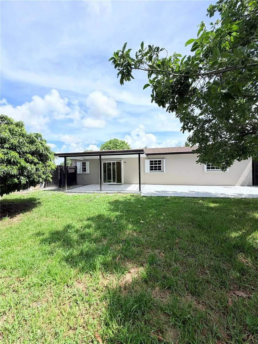 4492 NW 180th St, Miami Gardens, FL 33055 photo 8