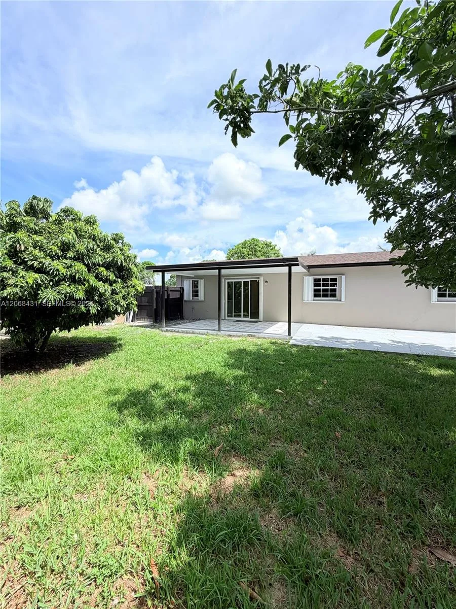 4492 NW 180th St, Miami Gardens, FL 33055 photo 9