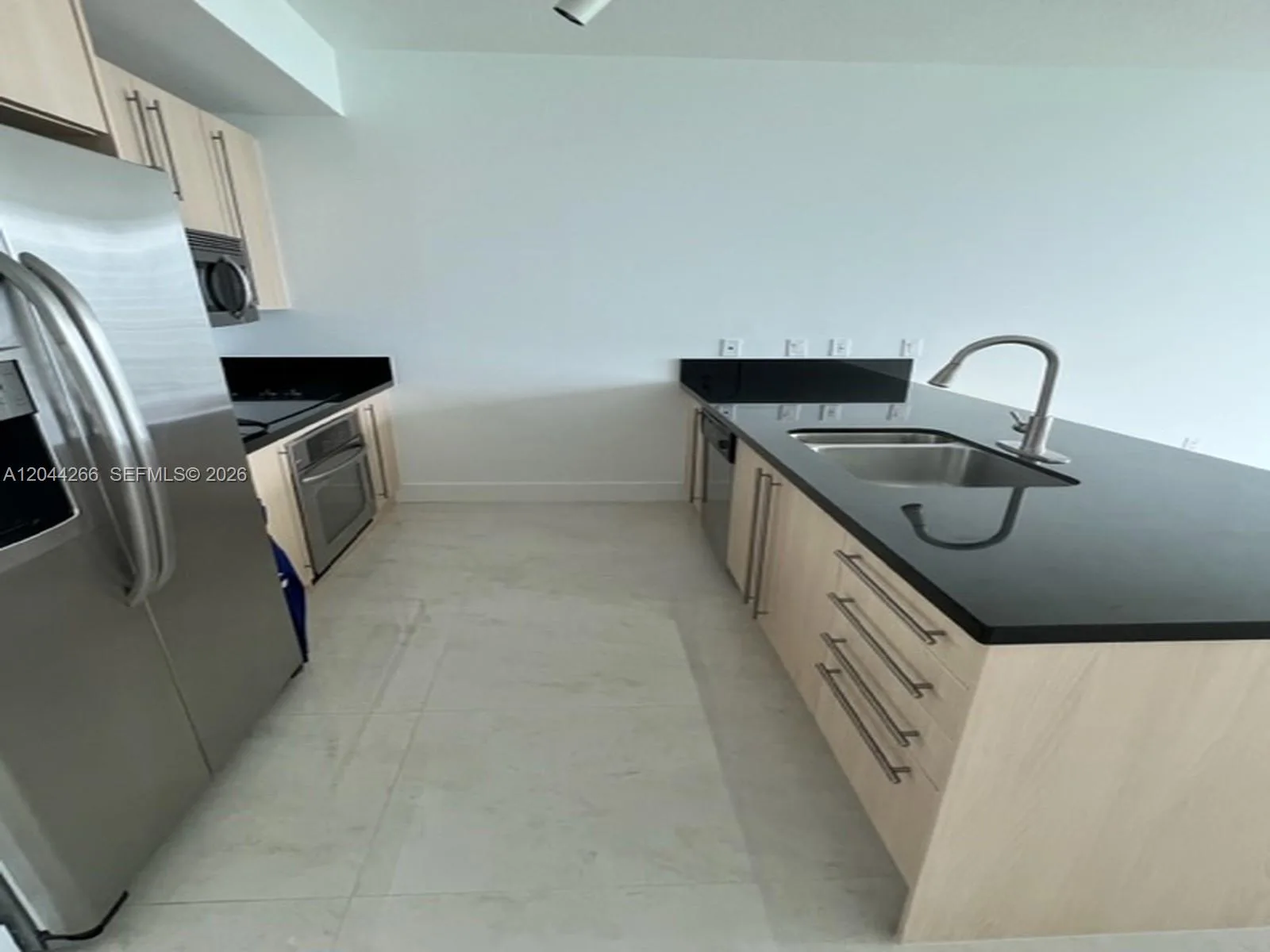 79 SW 12th St # 2905-S, Miami, FL 33130 photo 4