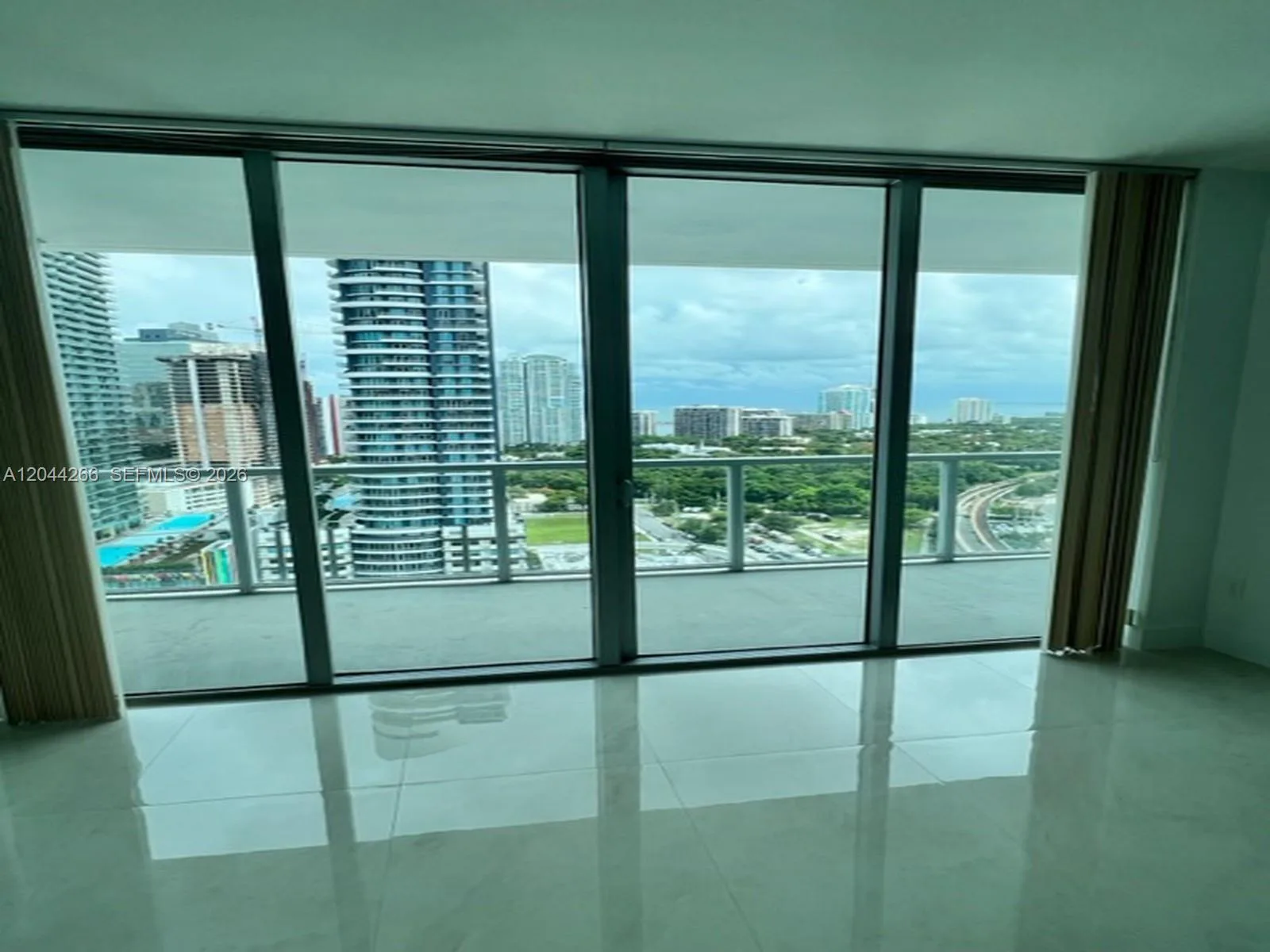 79 SW 12th St # 2905-S, Miami, FL 33130 photo 7