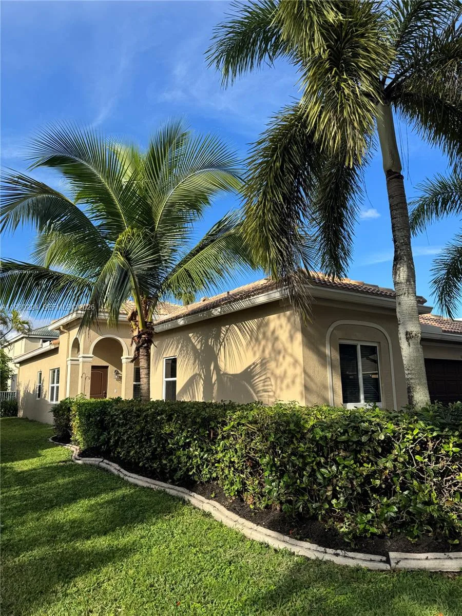 4321 Willow Ridge Dr, Weston, FL 33331