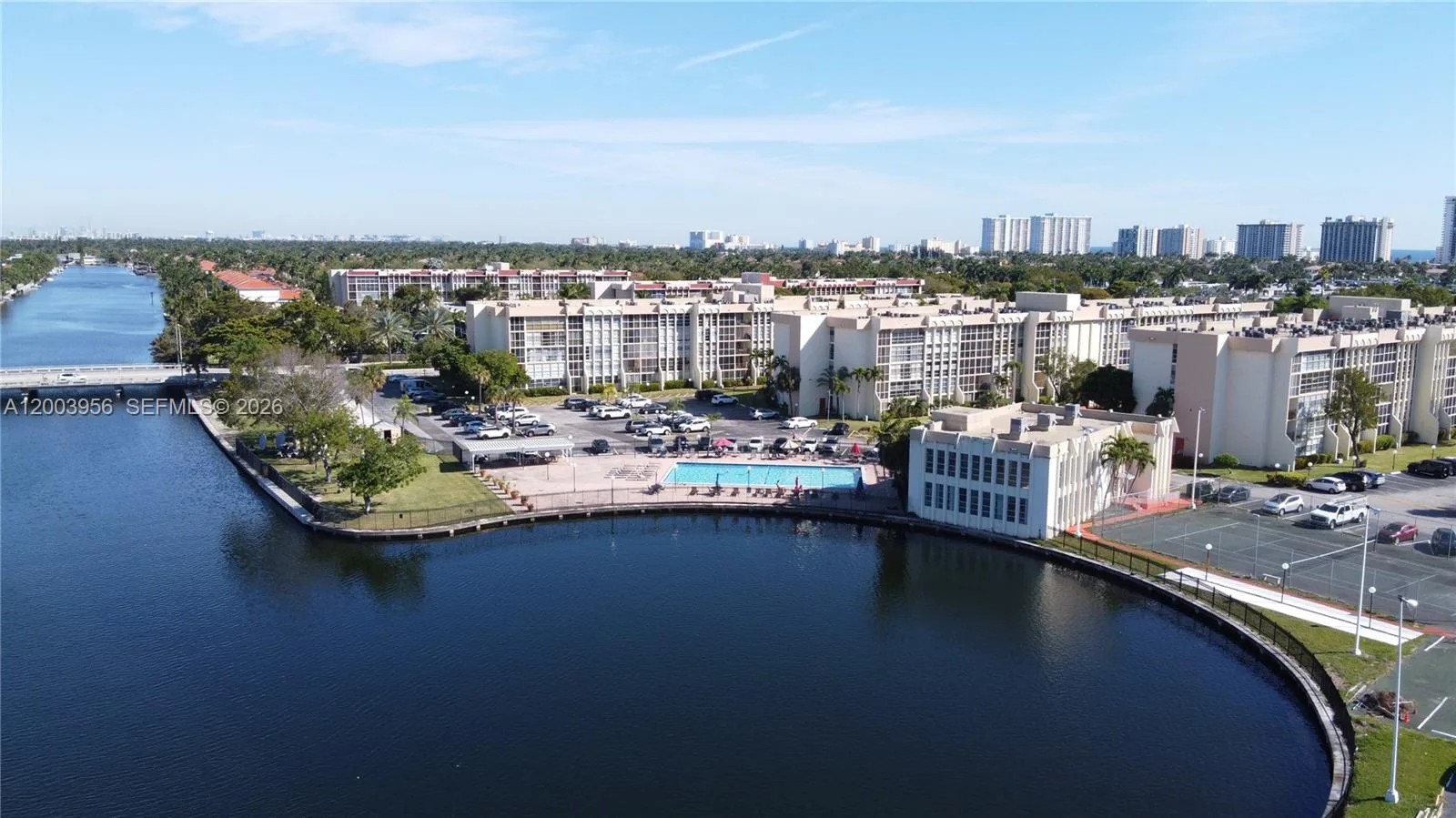851 Three Islands Blvd # 411, Hallandale Beach, FL 33009 — zdjęcie 2