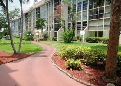 851 Three Islands Blvd # 411, Hallandale Beach, FL 33009 — zdjęcie 3