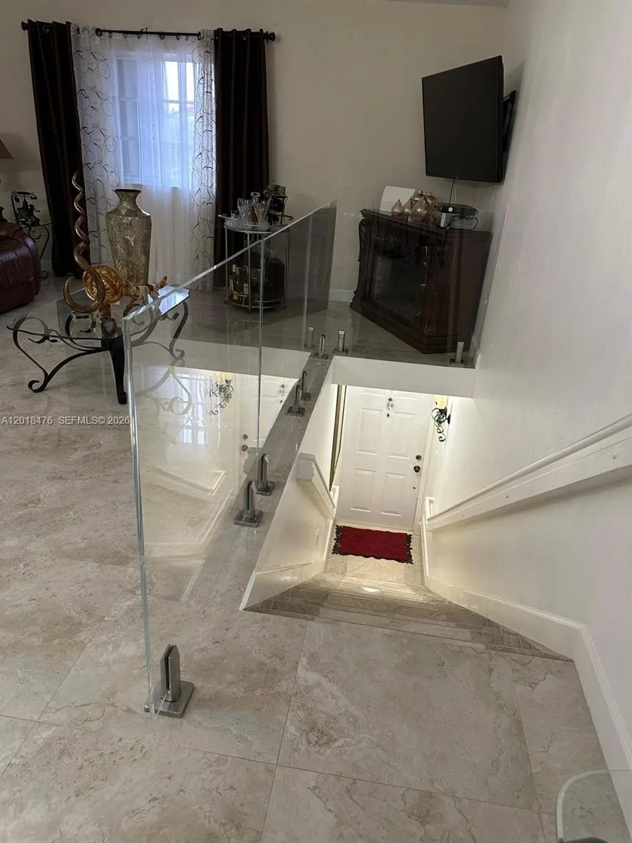 2485 W 76th St # 201, Hialeah, FL 33016