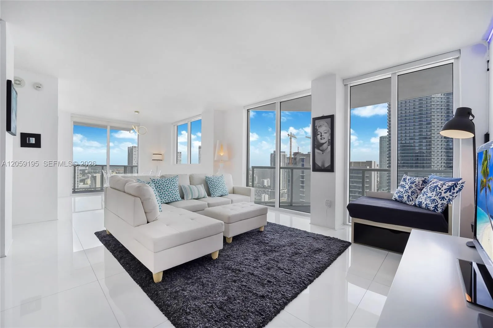 253 NE 2nd St # 3302, Miami, FL 33132