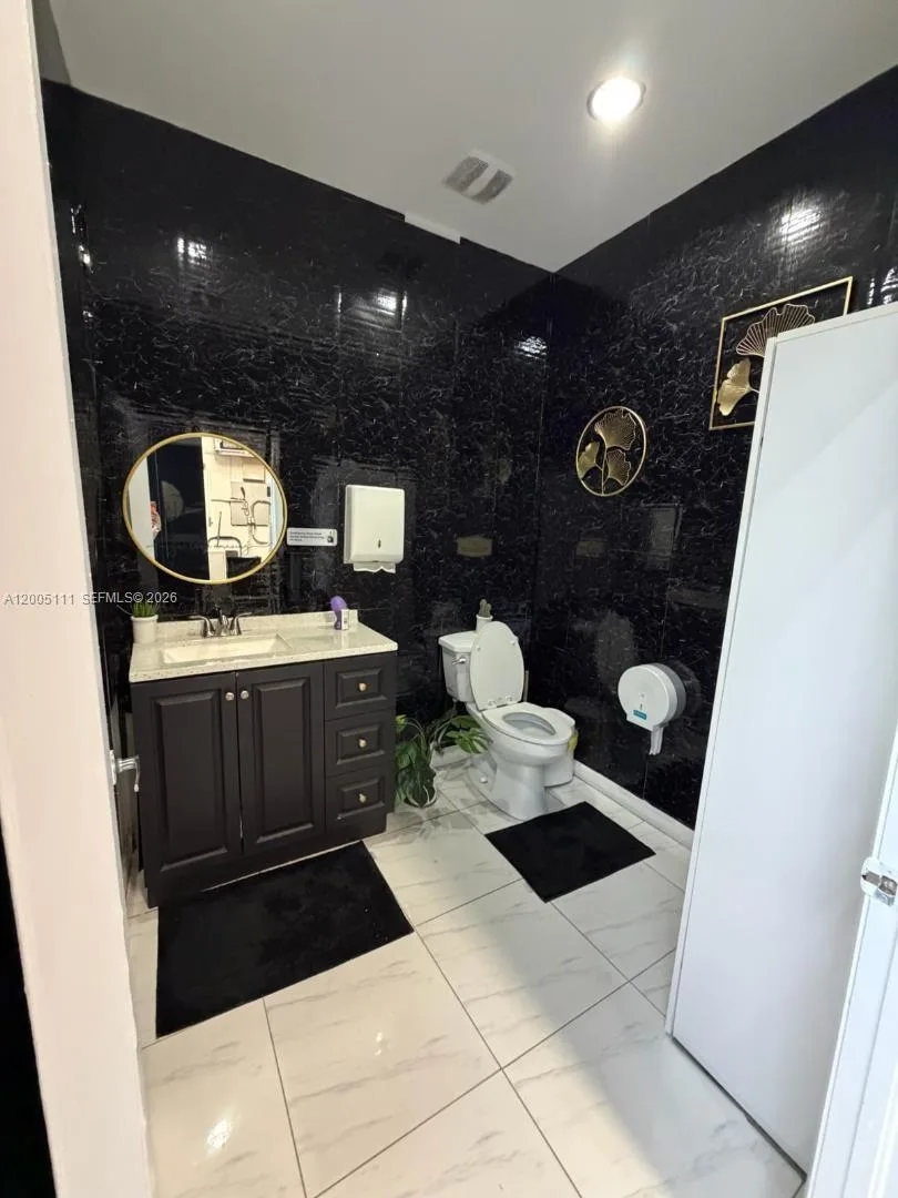 8290 SW 40th St, Miami, FL 33155 photo 2