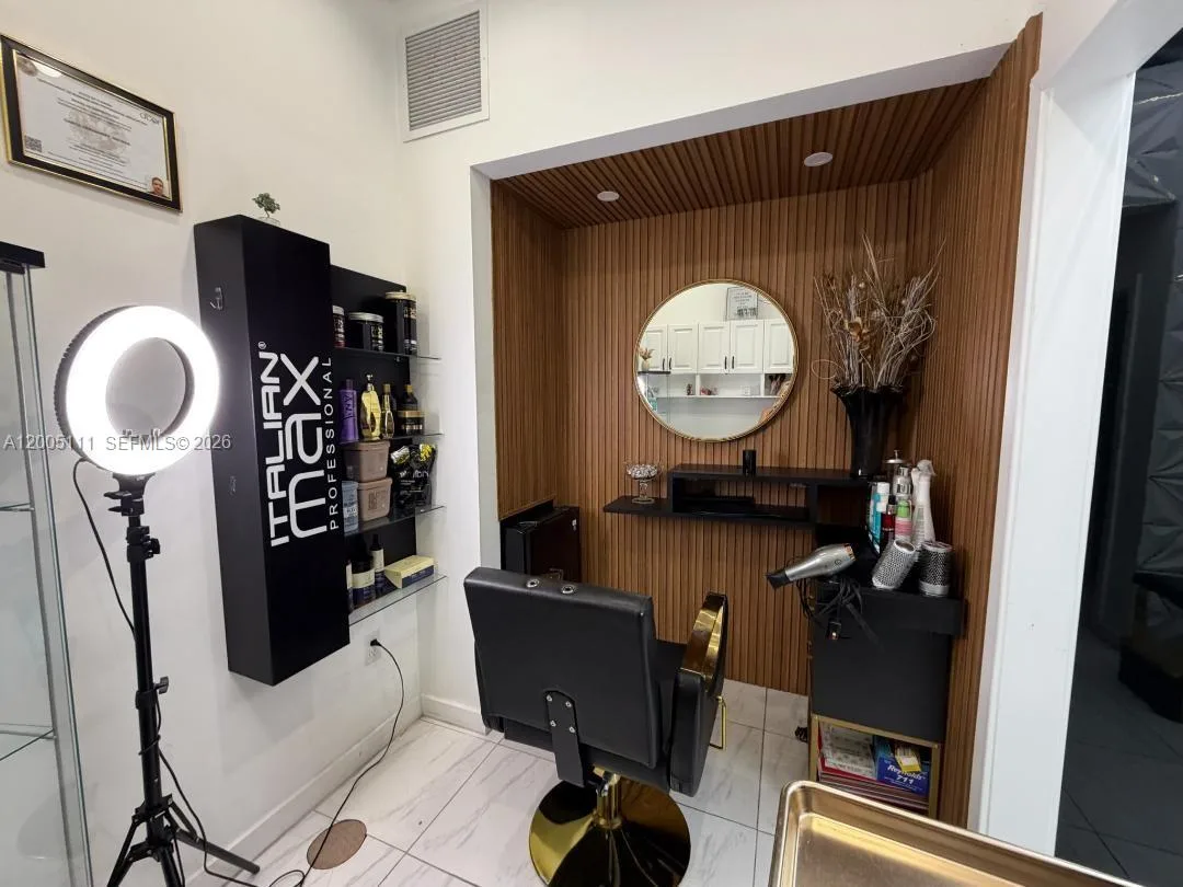 8290 SW 40th St, Miami, FL 33155 photo 4