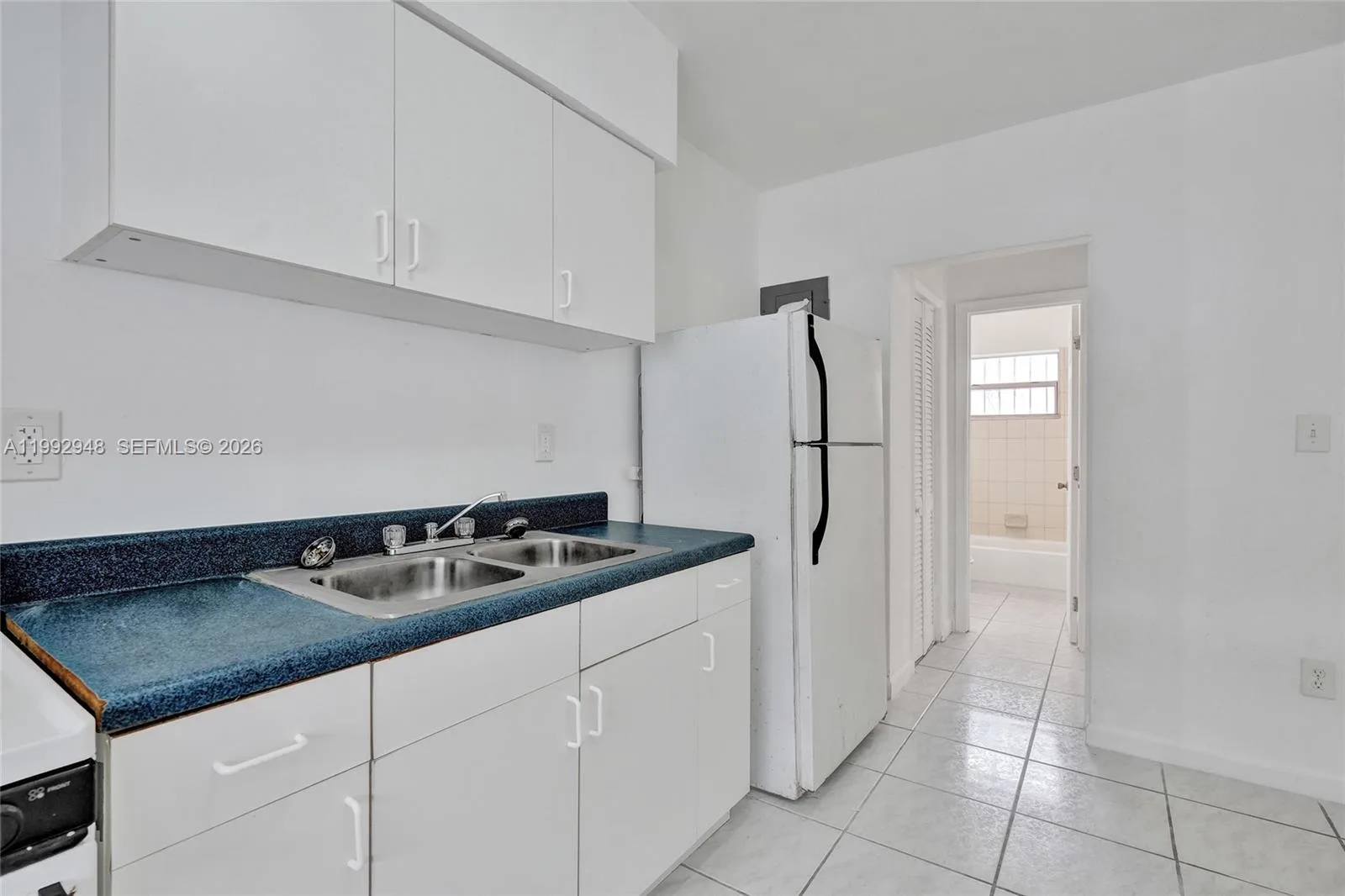 724 NW 6th St, Hallandale Beach, FL 33009 photo 11