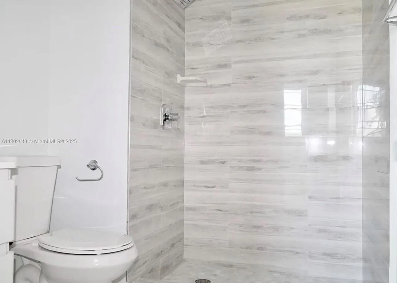 691 S Hollybrook Dr # 208, Pembroke Pines, FL 33025 photo 4