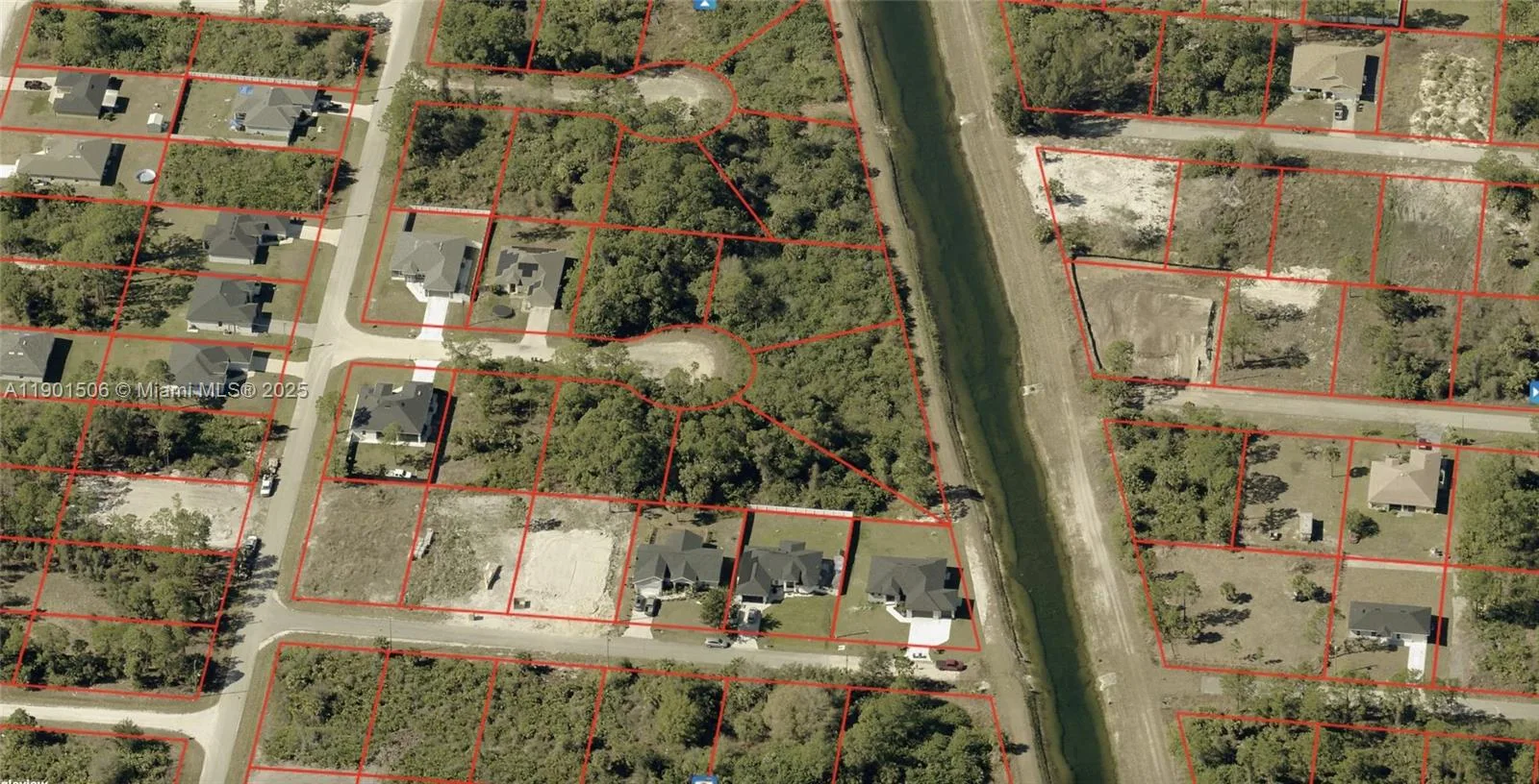 2808 Dora Cir, Lehigh Acres, FL 33971 photo 3