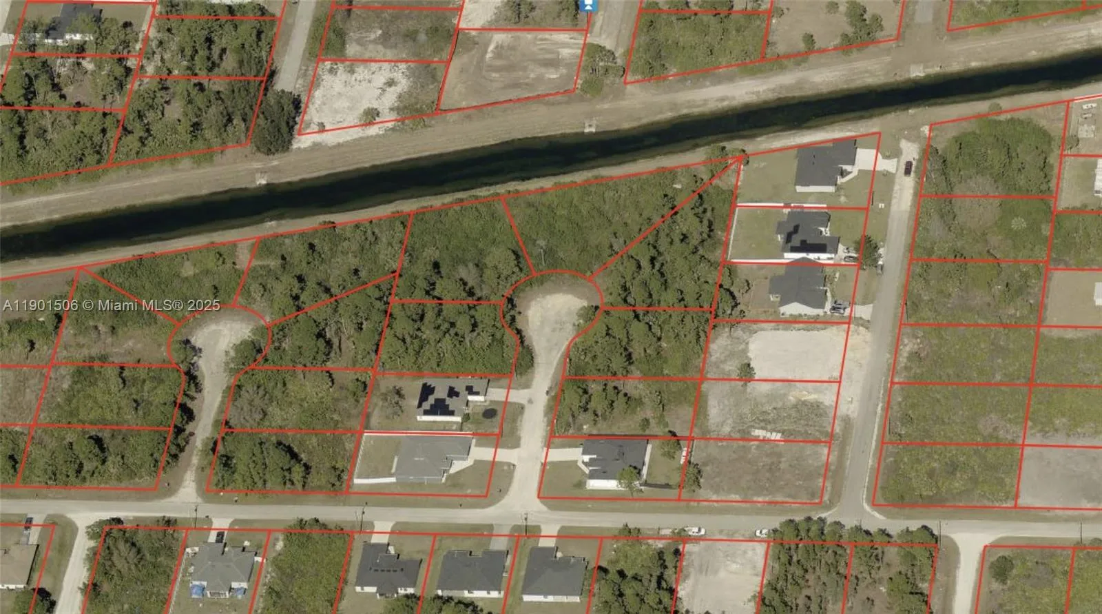 2808 Dora Cir, Lehigh Acres, FL 33971 photo 4