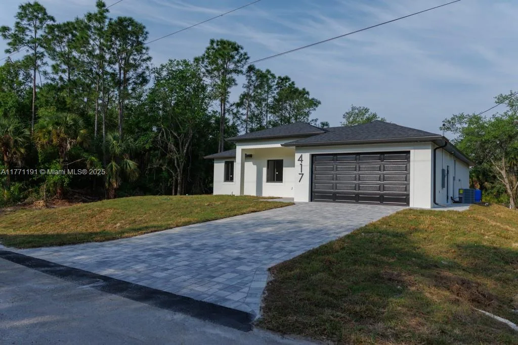 417 Cleveland Ave, Lehigh Acres, FL 33972 photo 4