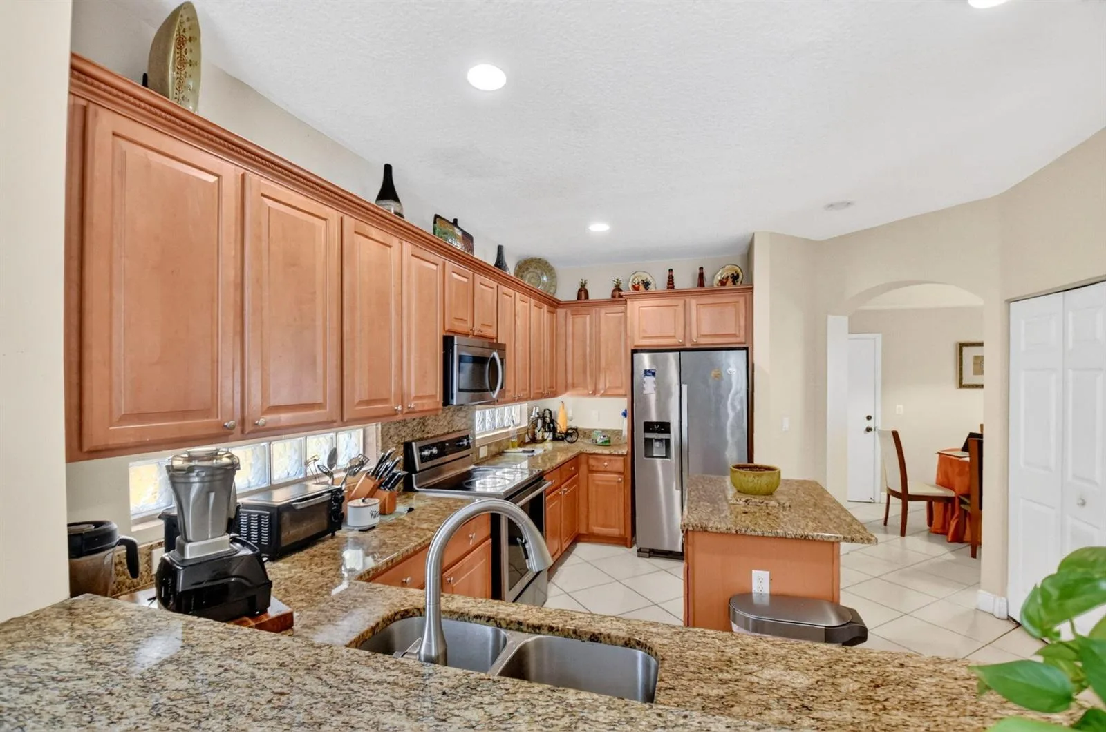 809 Triana Street, West Palm Beach, FL 33413 photo 12