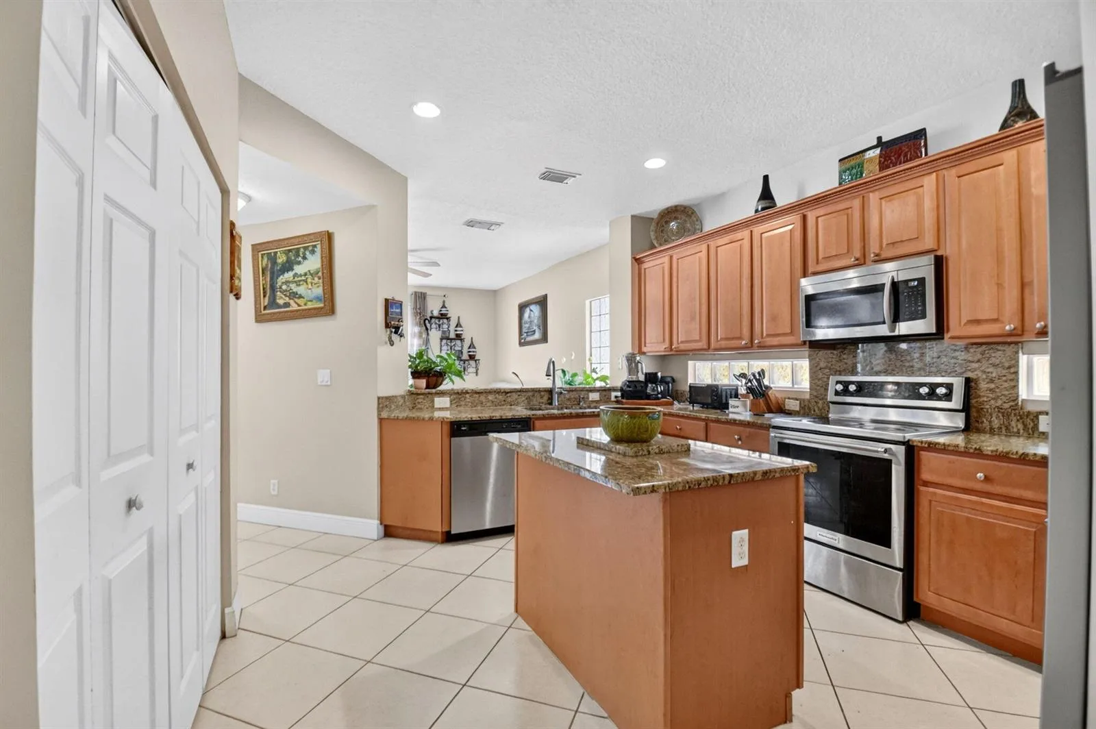 809 Triana Street, West Palm Beach, FL 33413 photo 13