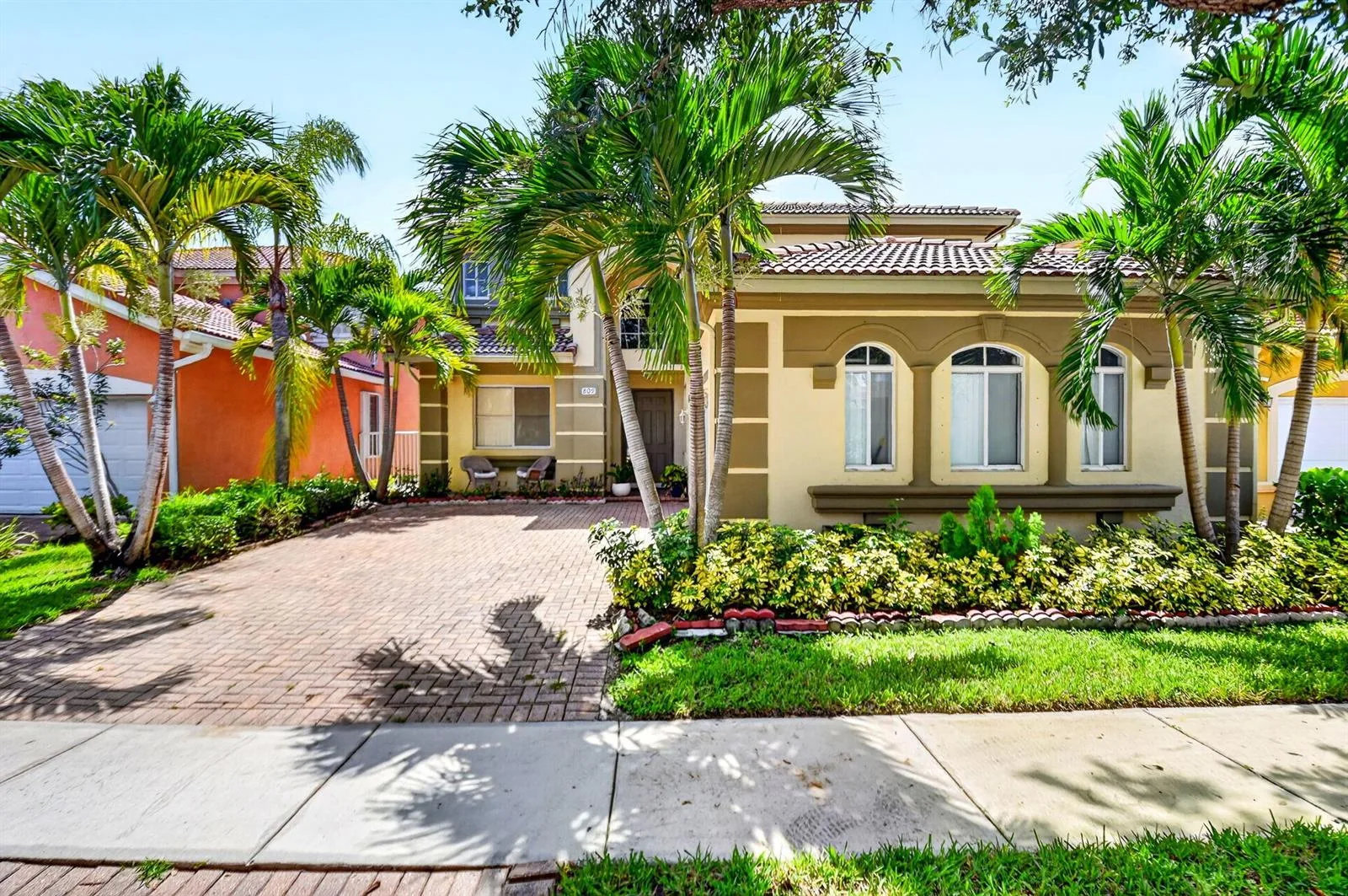 809 Triana Street, West Palm Beach, FL 33413 photo 2