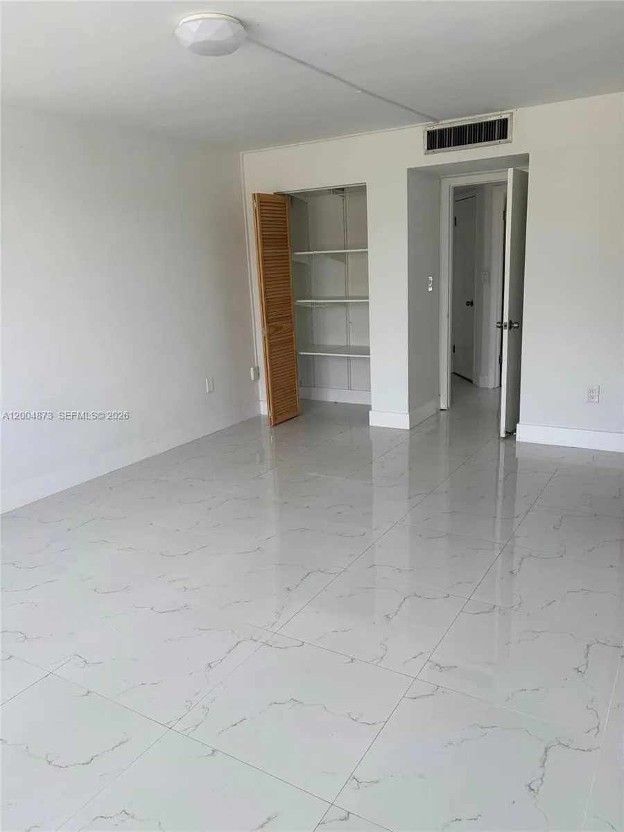 1401 NE 191st St # D201, Miami, FL 33179 photo 5
